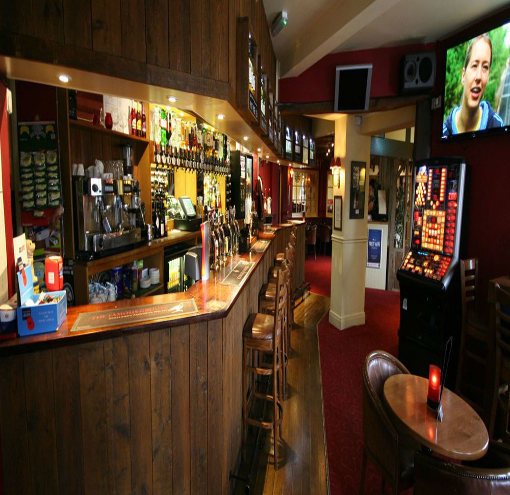 Отель The White Hart Суиндон Экстерьер фото